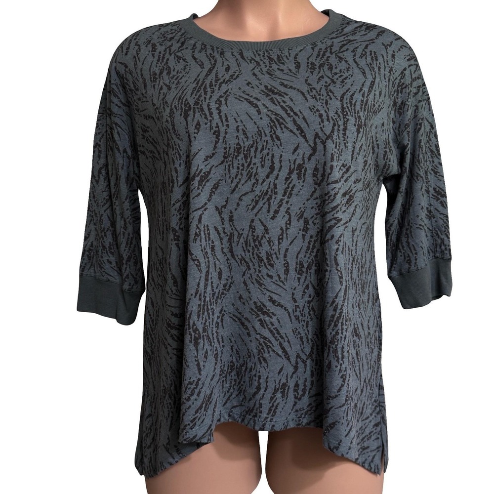 COZY Shirt Womens XL Green Black Animal Print Pullover Top Asymmetrical Hem NWOT